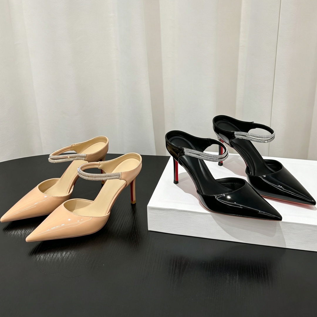 Leather Classic Strap - حذاء نسائي بكعب عالٍ من الجلد